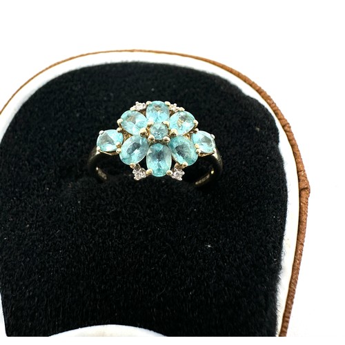 139 - 9ct gold blue gemstone & diamond cluster ring (2.3g)