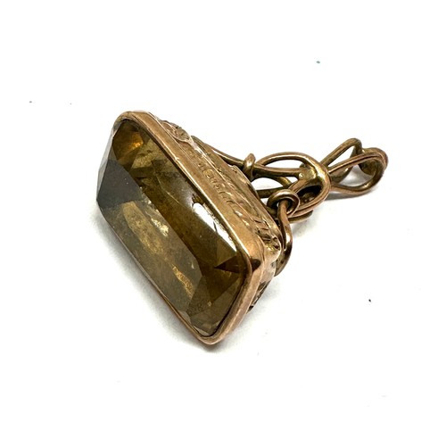 250 - 9ct gold foiled back citrine fob (3.8g)