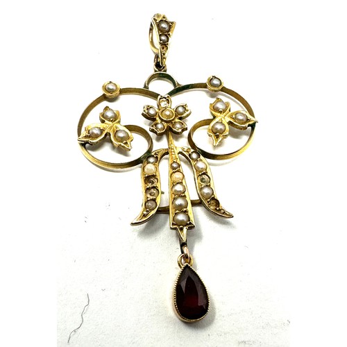 241 - 9ct gold garnet & seed pearl drop pendant (as seen) (3.2g)