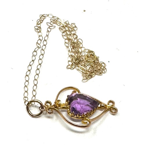 260 - 9ct gold heart shaped cut amethyst pendant & chain (1.6g)