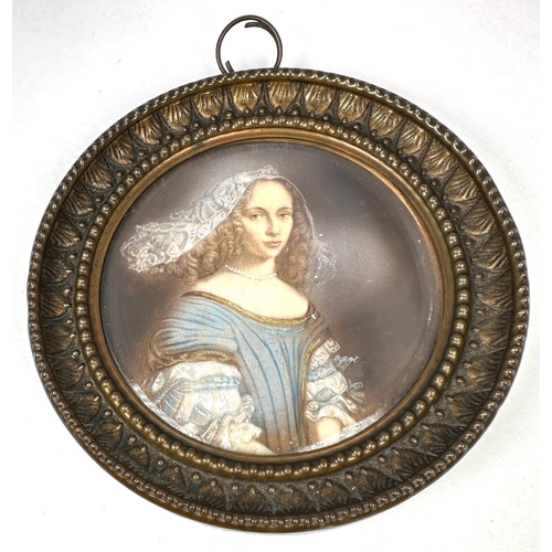 415 - Antique Miniature Portrait Painting Framed measures approx 10cm dia painting measures approx 7.7cm d... 