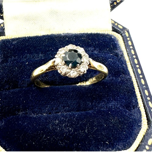 103 - 18ct gold sapphire & diamond vintage cluster ring (2.5g)