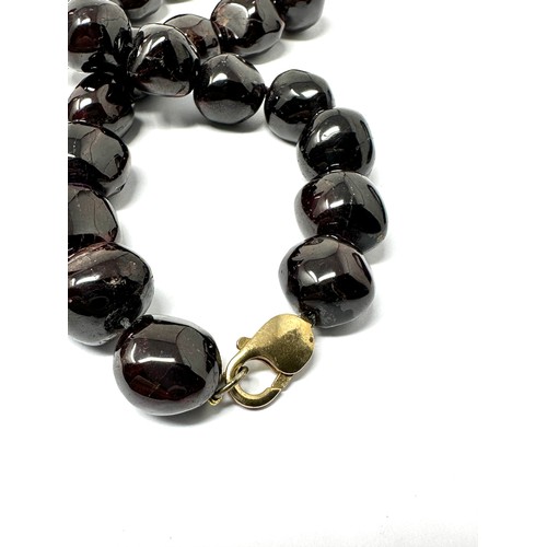 95 - 9ct gold clasp garnet necklace (196.6g)