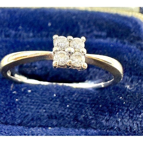 147 - 18ct gold diamond ring (2.5g)