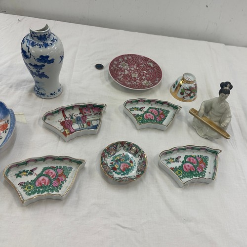 117 - Selection of oriental chinese pottery