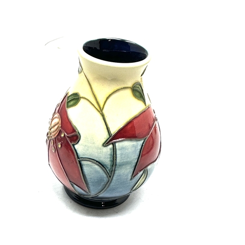 416 - moorcroft vase measures approx height 9.5cm