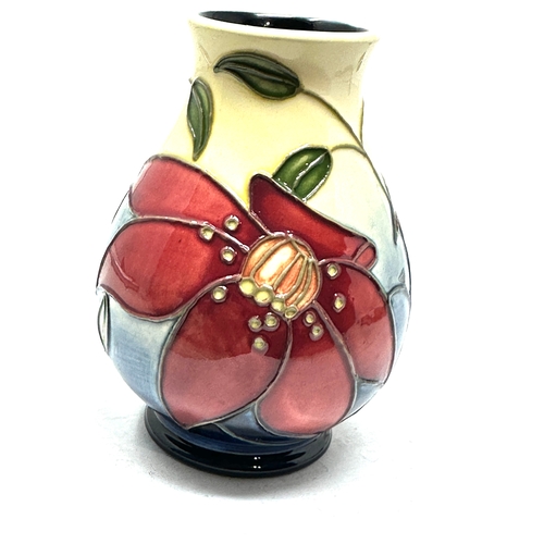 416 - moorcroft vase measures approx height 9.5cm