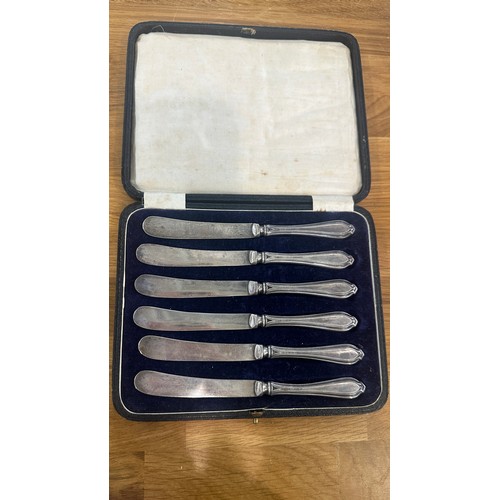 426 - Cased silver handled knife set