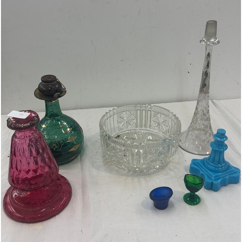 220 - Selection of assorted glassware