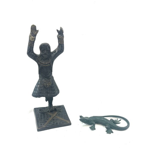 450 - 2 Bronze figures includes Scottish dancer and Lizard