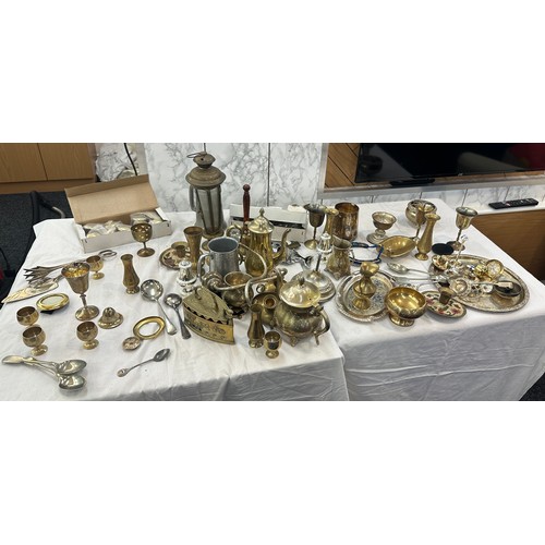 230 - Selection of metalware to include brass, EPNS etc