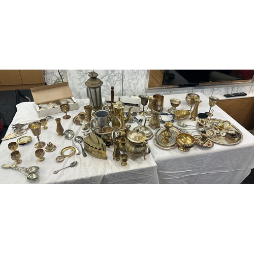 230 - Selection of metalware to include brass, EPNS etc