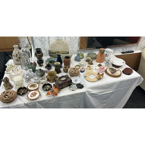 187 - Selection of miscellaneous to include porcelain items, clock, vases etc