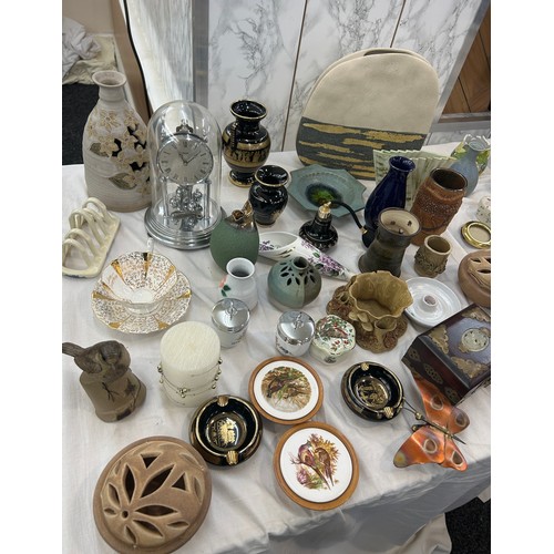 187 - Selection of miscellaneous to include porcelain items, clock, vases etc