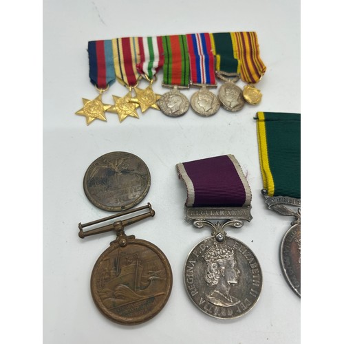 464 - Selection of WW1 and WW2 military medals named ss gt M G Chapman R signals, Charles Thorn, DVR W G H... 