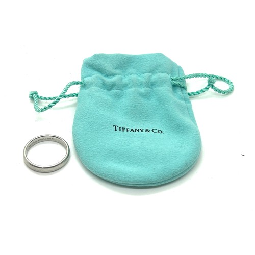 541 - Gents silver Tiffany and co wedding band, with dust bag ring size Z/ Z+