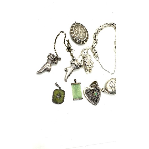 425 - Selection of silver jewellery includes Suarti, lockets etc