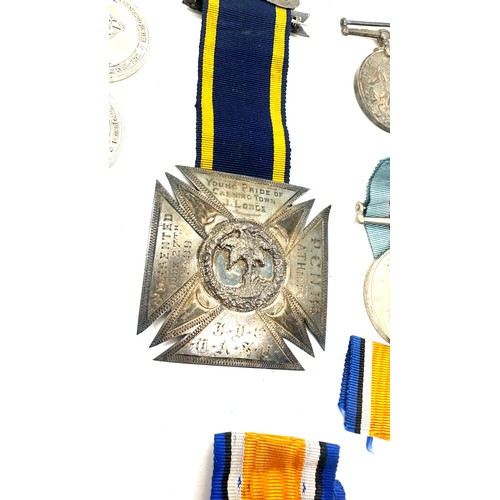 461 - Selection of assorted medals includes WW2 and Masonic young pride of canning town 1899 lodge medal