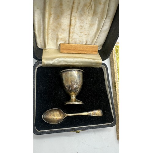 459 - Cased silver admiral and a cased silver egg cup and spoon