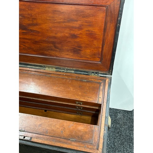 299 - Antique Georgian wooden carpenters tool chest. interior fitted with drawers, complete with a large q... 