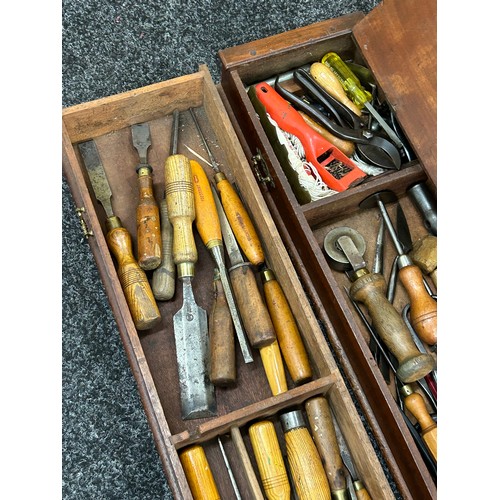 299 - Antique Georgian wooden carpenters tool chest. interior fitted with drawers, complete with a large q... 