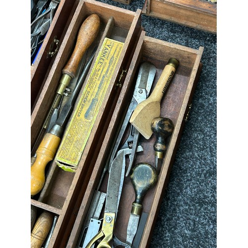 299 - Antique Georgian wooden carpenters tool chest. interior fitted with drawers, complete with a large q... 