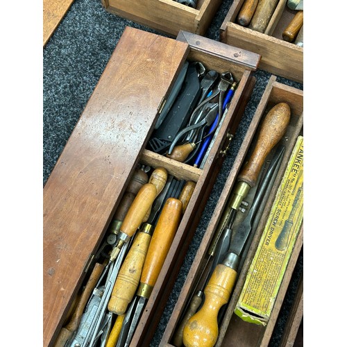 299 - Antique Georgian wooden carpenters tool chest. interior fitted with drawers, complete with a large q... 