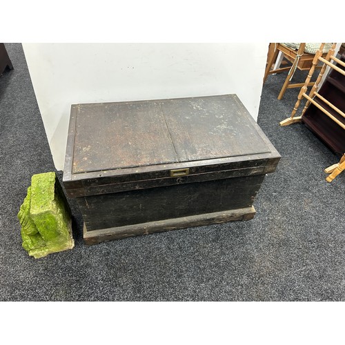 299 - Antique Georgian wooden carpenters tool chest. interior fitted with drawers, complete with a large q... 