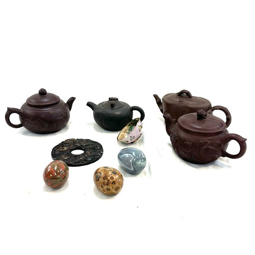 272 - Tray of oriental items includes tea pots, eggs etc