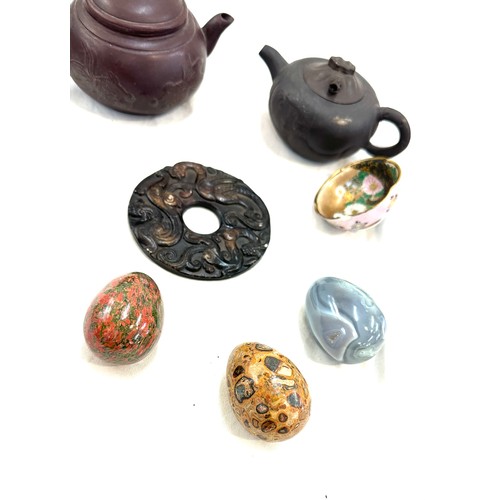 272 - Tray of oriental items includes tea pots, eggs etc