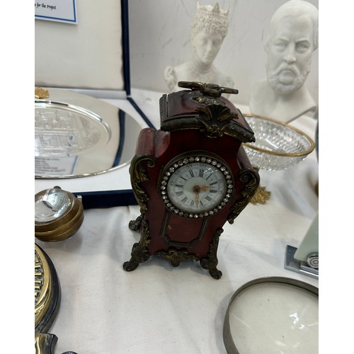 209 - Selection of miscellaneous inclucdes busts, clocks, vases etc