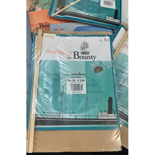 226 - Selection of 100 copies of the Del Prado building the Bounty with folders