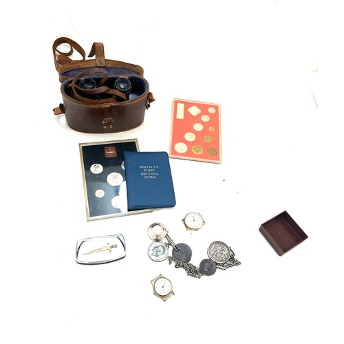 413 - Selection of collectables includes WW1 medal to SPR.H.Radburn R.E, binoculars, coins etc