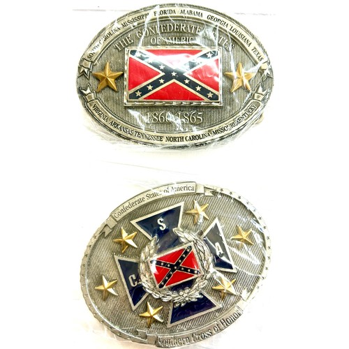 592 - 1 Confederate state belt buckle, 1 Confederate Southern Cross of honour belt buckle