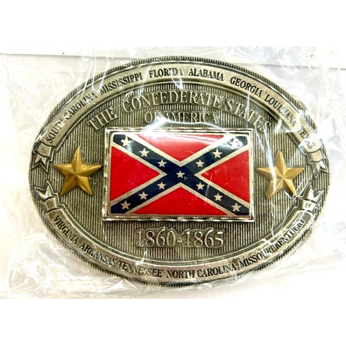 592 - 1 Confederate state belt buckle, 1 Confederate Southern Cross of honour belt buckle