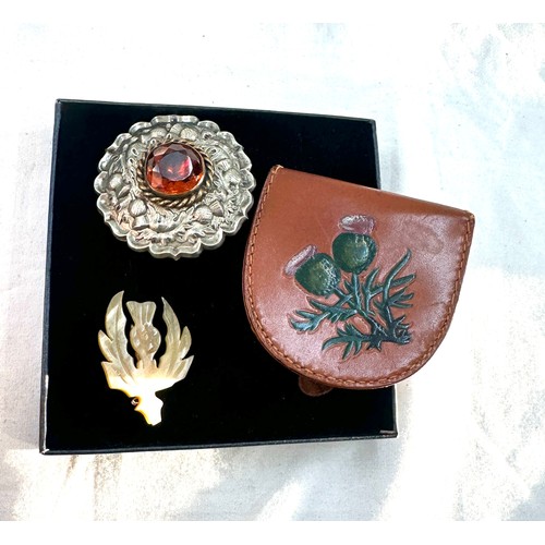 586 - Antique Scottish sask brooch and 2 other Scottish items