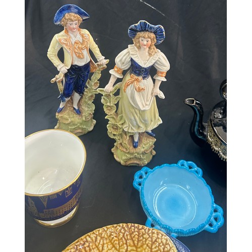 168 - Selection of miscellaneous to include two pieces of Majolica etc