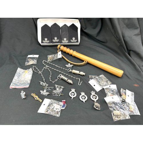 444 - Selection of hmp prison badges, truncheon etc