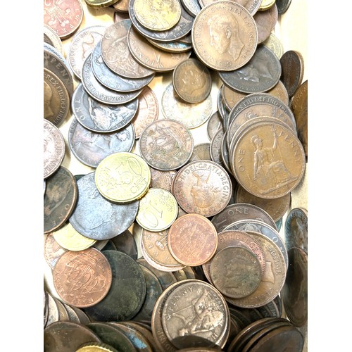 472 - Selection of vintage and later coins