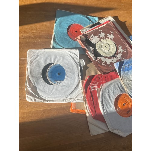 107 - Selection of assorted 45s includes BBC, Nat king cole, billy joe spears etc