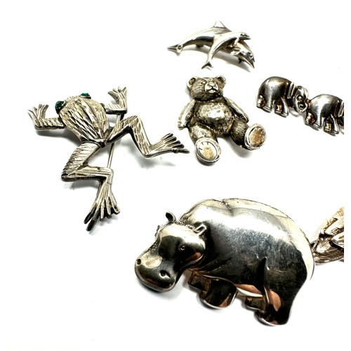 289 - Six silver animal design brooches (34g)