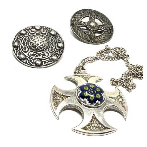 301 - A selection of Scottish silver jewellery including a pendant necklace by Caithness glass (37g)