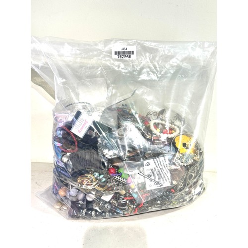 433 - 10kg UNSORTED COSTUME JEWELLERY inc. Bangles, Necklaces, Rings, Earrings.