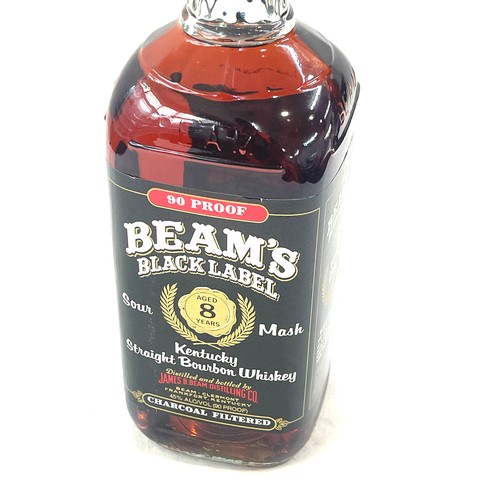 561 - Bottle of Jim Beams Black label kentucky whiskey