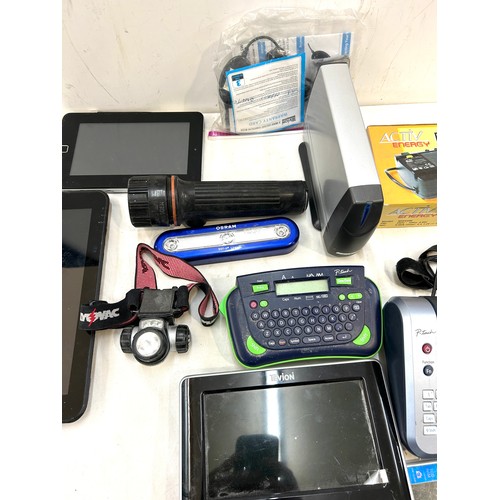 169 - Selection of electical includes tablets, torches etc