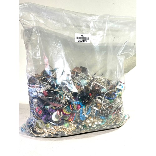 448 - 10kg UNSORTED COSTUME JEWELLERY inc. Bangles, Necklaces, Rings, Earrings.