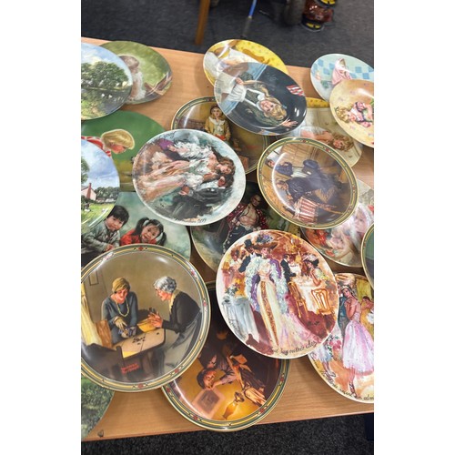 197 - Large selection of assorted collectors plates includes rico, knowels etc