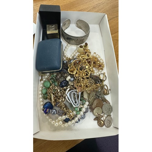 571 - Selection of costume jewellery includes Bangle, chains etc