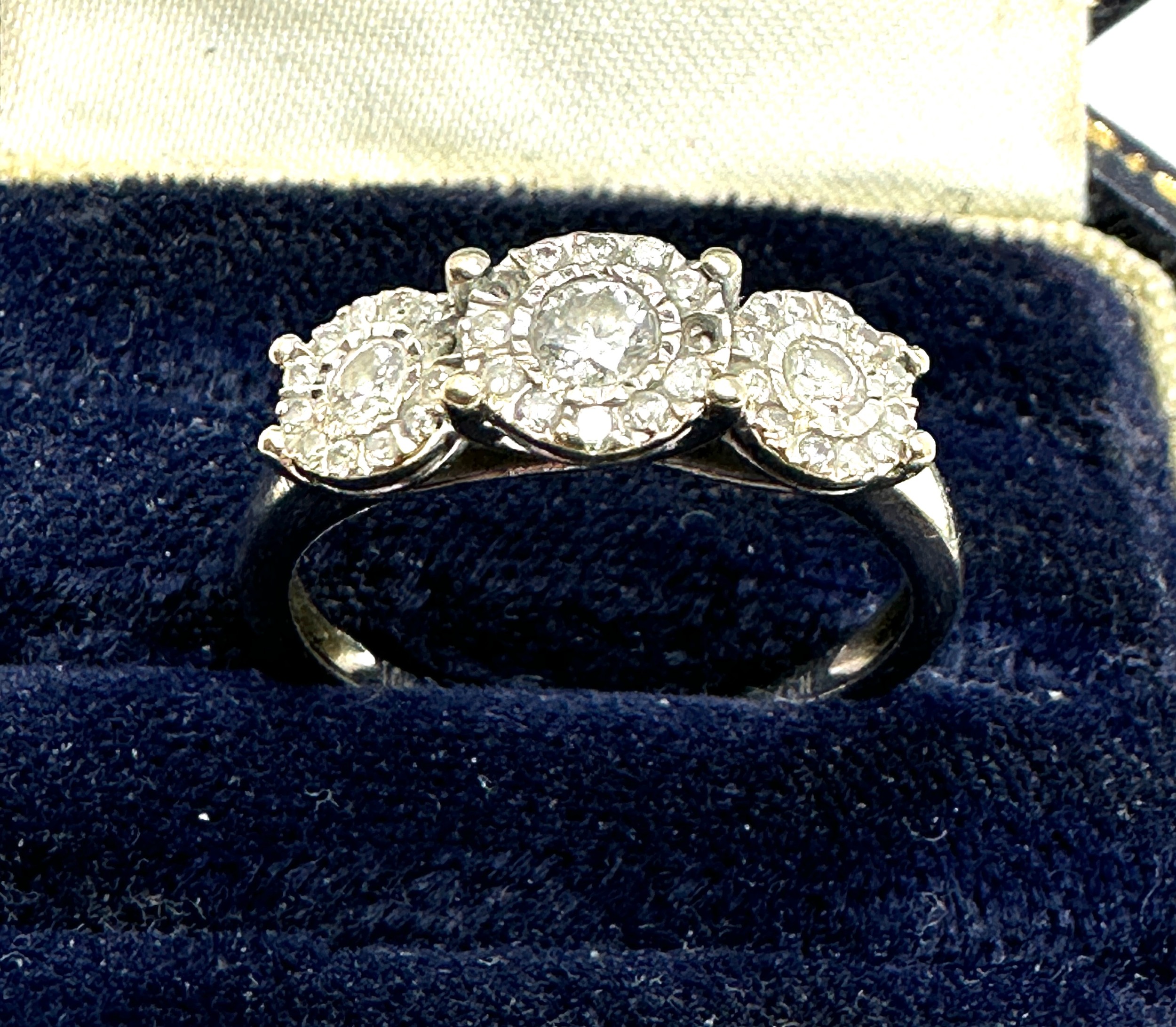 10ct gold diamond cluster ring (as seen) (2.4g) missing stone