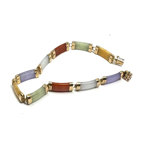 175 - 9ct gold vari-hue jade panel bracelet (10.7g)